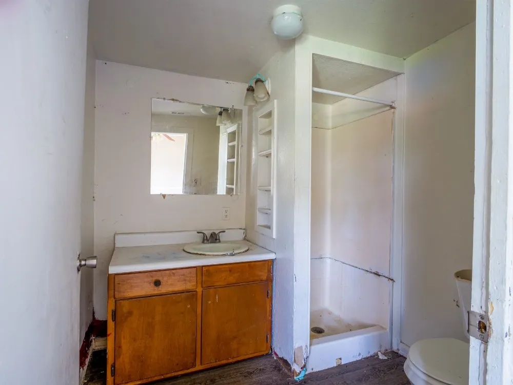 1004 Avon Avenue Llano, TX 78643