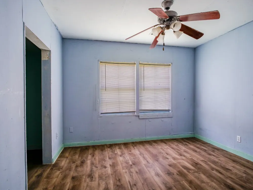 1004 Avon Avenue Llano, TX 78643