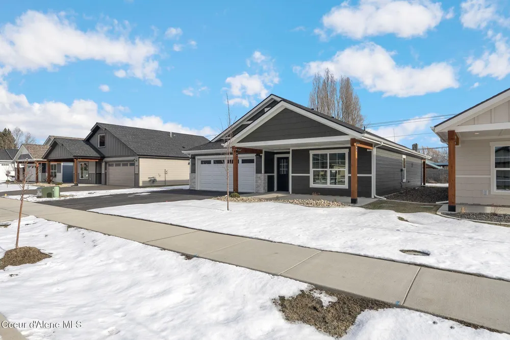 2238 Maverick Court Sandpoint, ID 83864