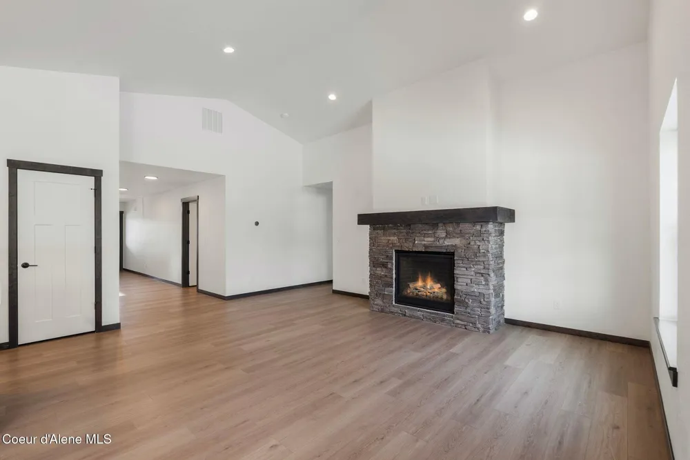 2238 Maverick Court Sandpoint, ID 83864
