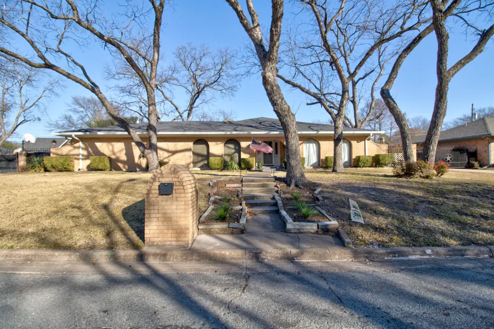 2517 Nantucket Drive