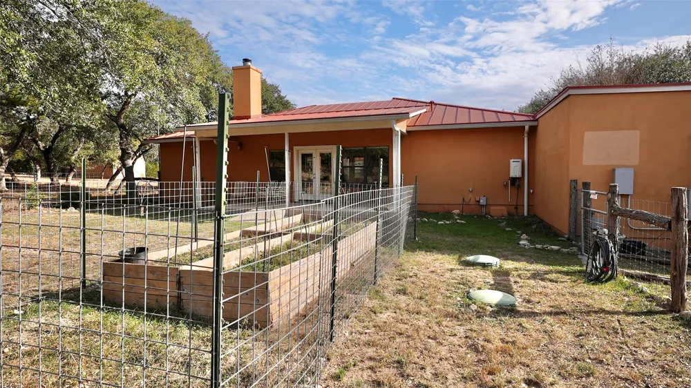 450 Windmill Oaks Drive Wimberley, TX 78676