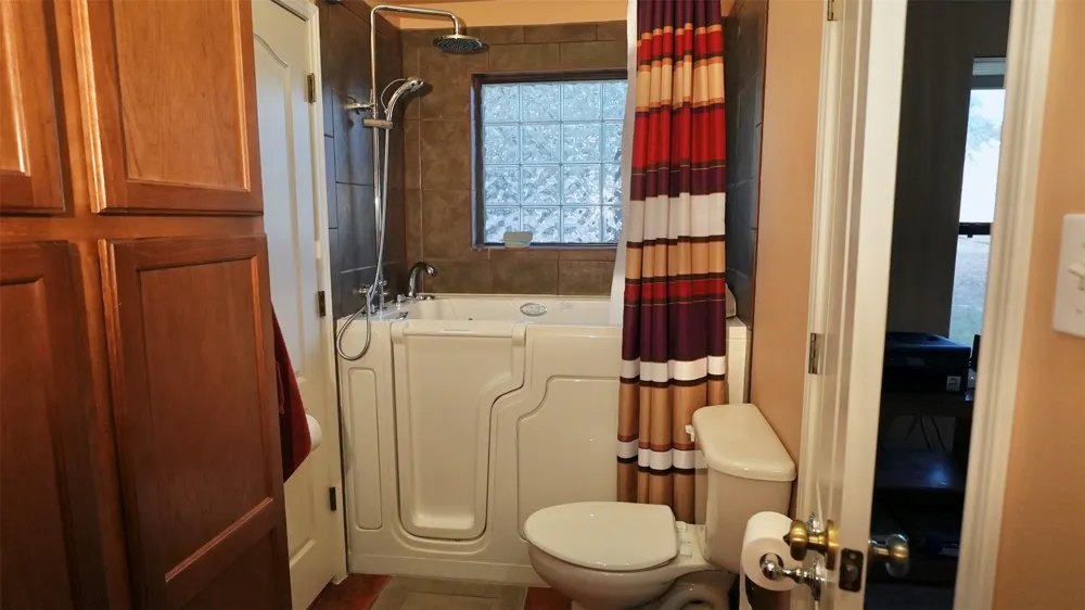 450 Windmill Oaks Drive Wimberley, TX 78676