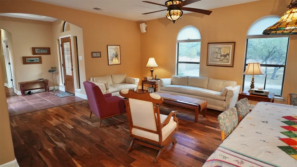 450 Windmill Oaks Drive Wimberley, TX 78676