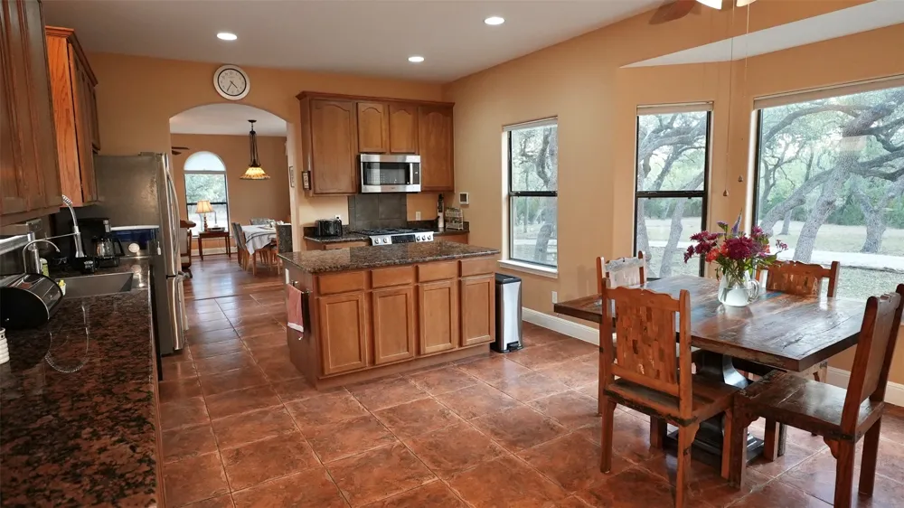 450 Windmill Oaks Drive Wimberley, TX 78676