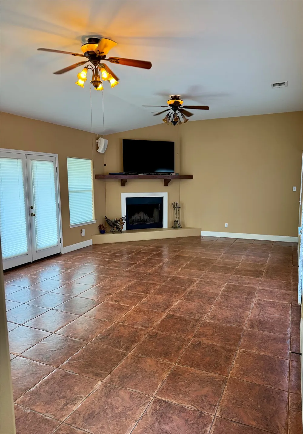 450 Windmill Oaks Drive Wimberley, TX 78676
