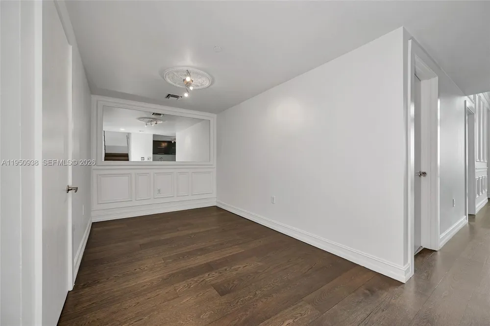900 BISCAYNE BLVD #909 Miami, FL 33132