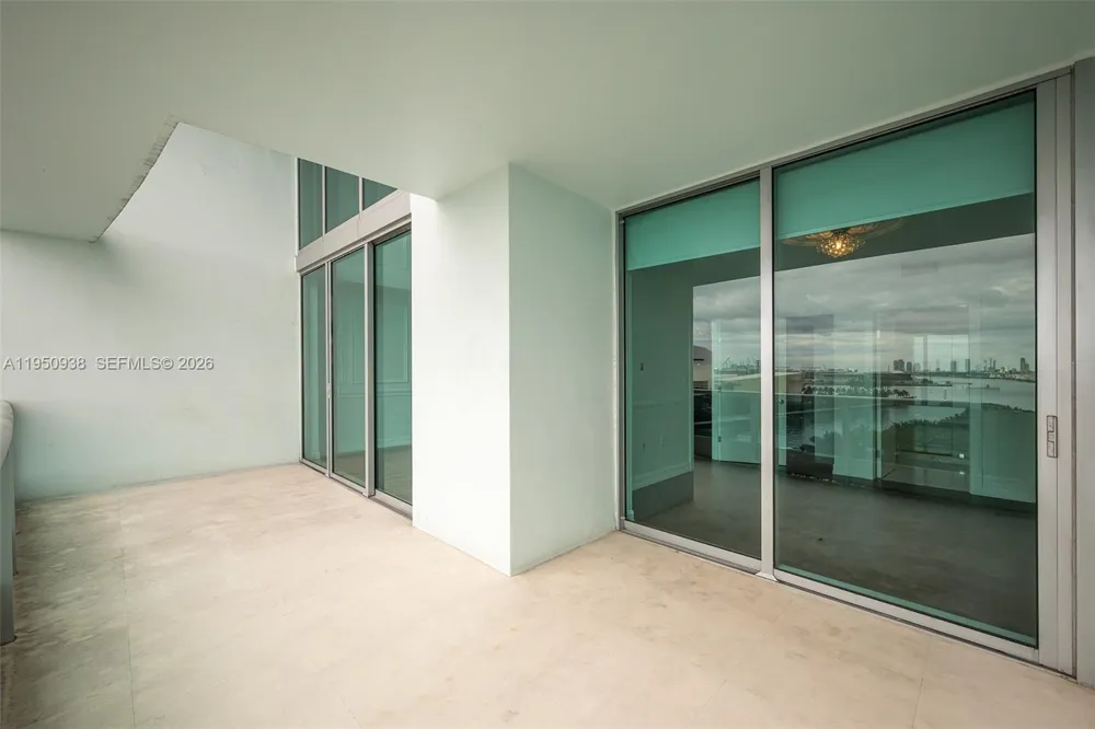 900 BISCAYNE BLVD #909 Miami, FL 33132