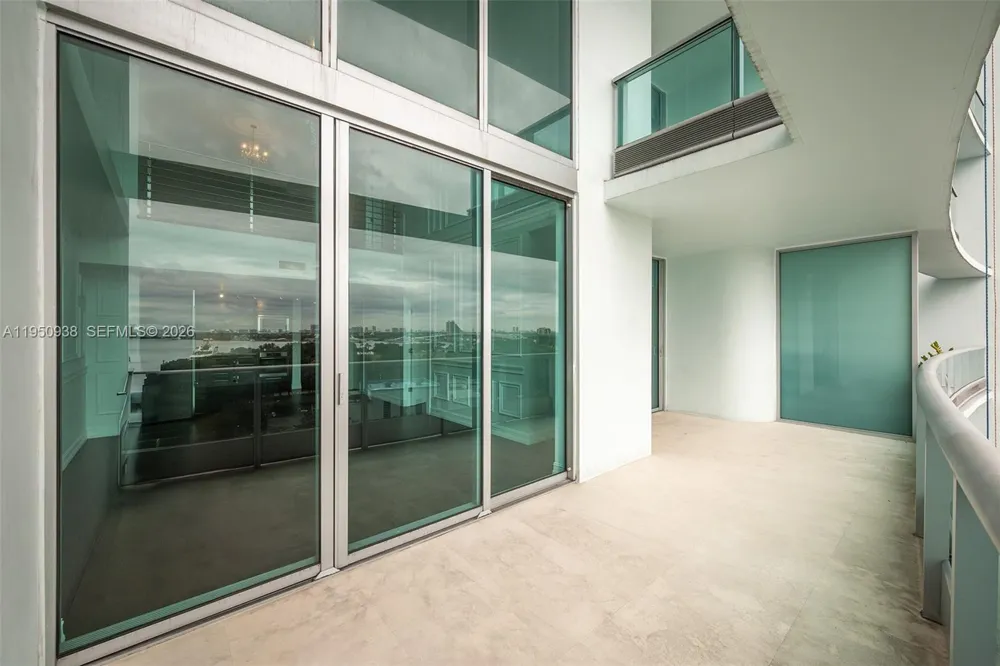 900 BISCAYNE BLVD #909 Miami, FL 33132