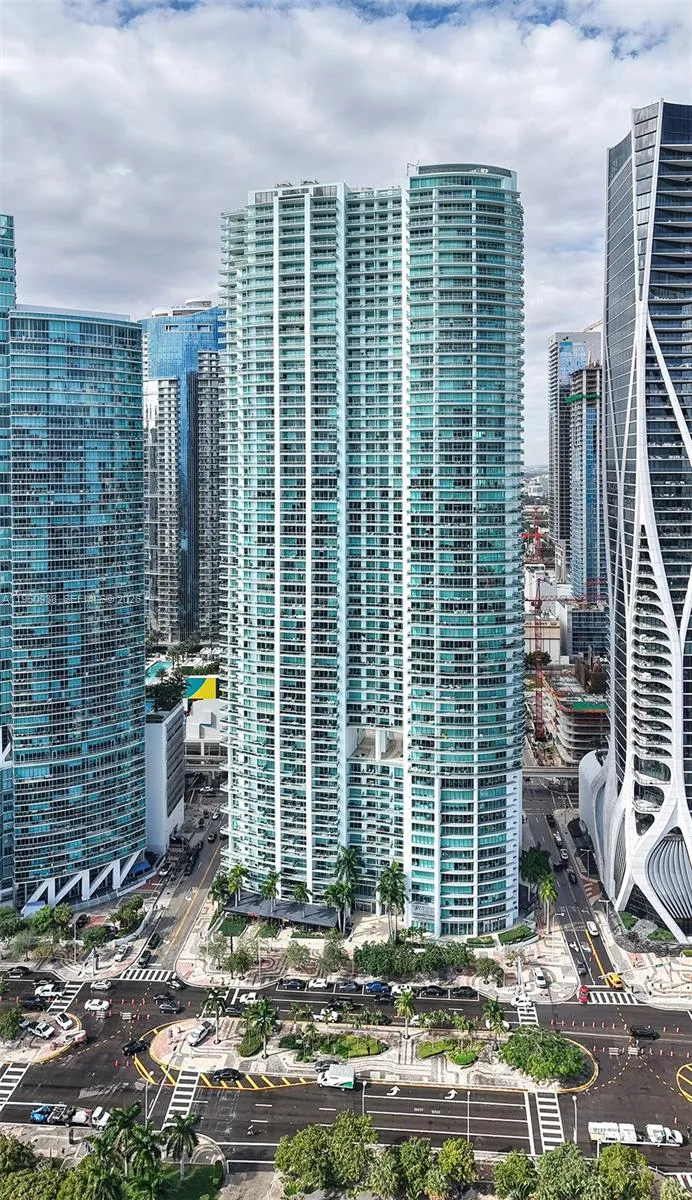 900 BISCAYNE BLVD #909 Miami, FL 33132