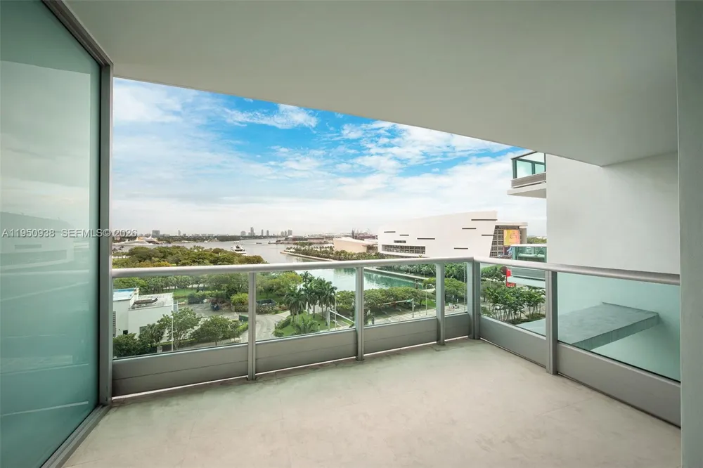 900 BISCAYNE BLVD #909 Miami, FL 33132