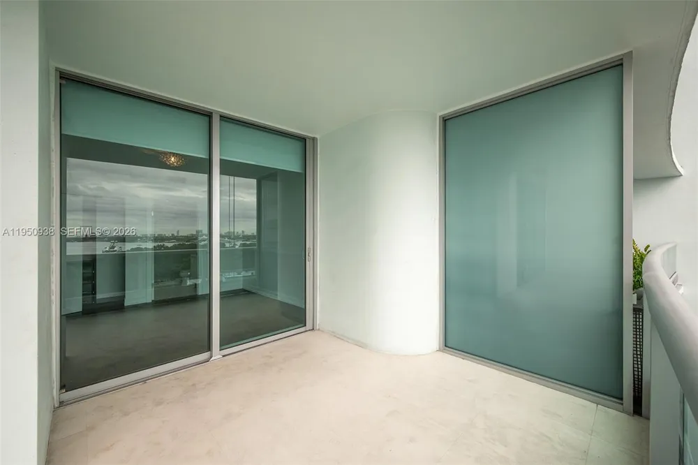 900 BISCAYNE BLVD #909 Miami, FL 33132