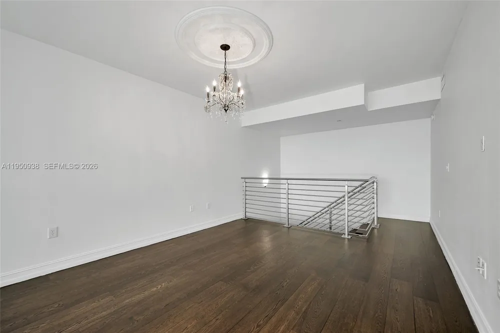 900 BISCAYNE BLVD #909 Miami, FL 33132