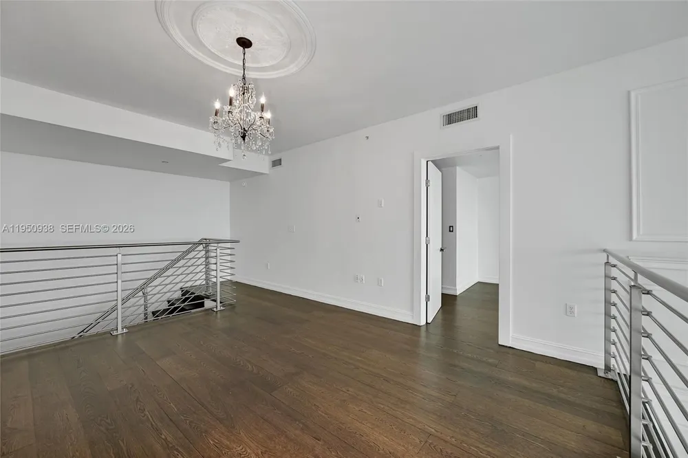 900 BISCAYNE BLVD #909 Miami, FL 33132