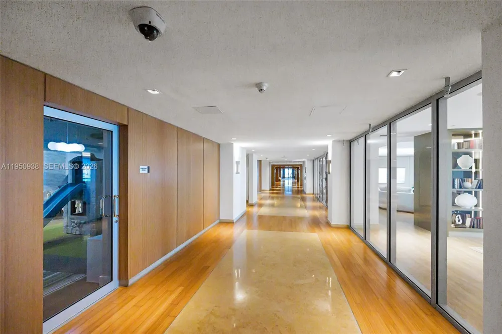900 BISCAYNE BLVD #909 Miami, FL 33132