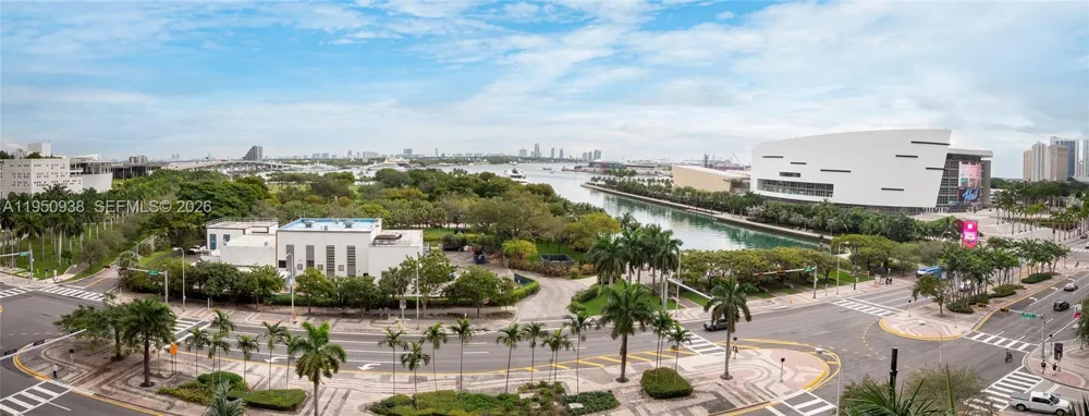 900 BISCAYNE BLVD #909 Miami, FL 33132