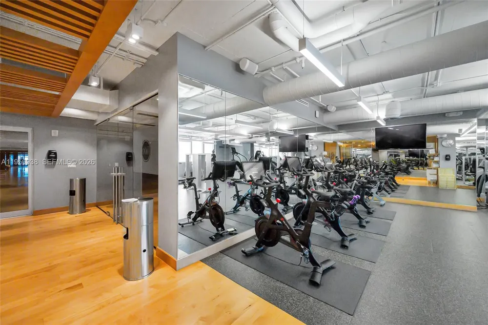 900 BISCAYNE BLVD #909 Miami, FL 33132