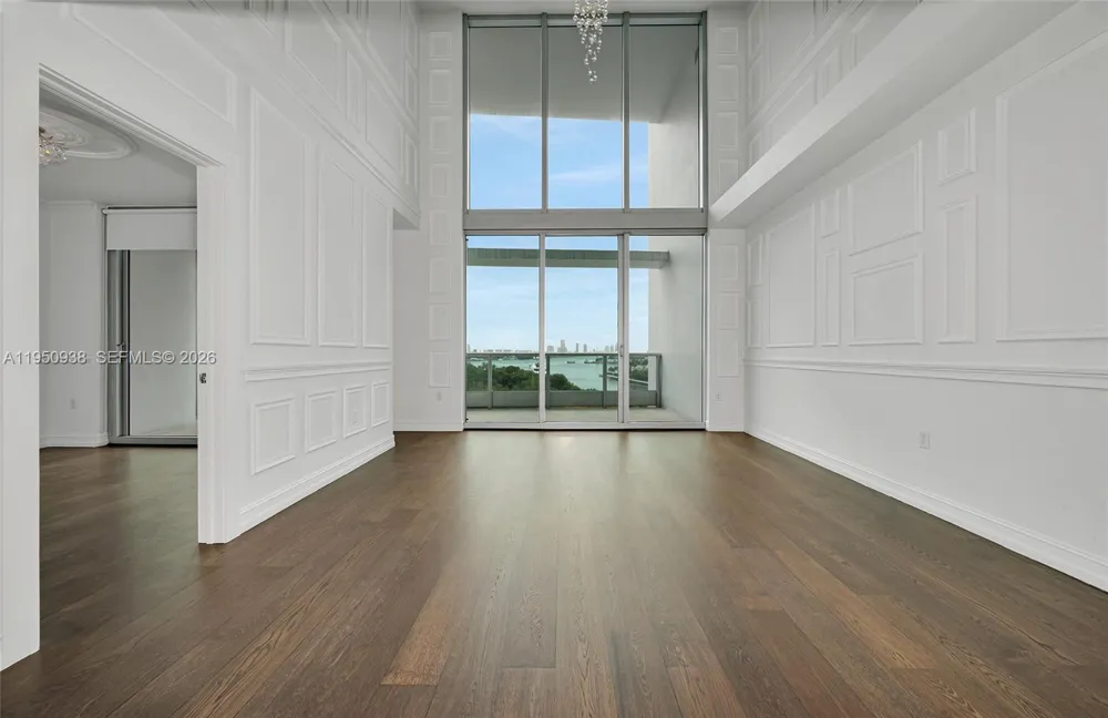900 BISCAYNE BLVD #909 Miami, FL 33132