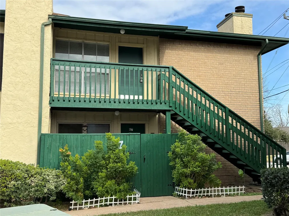 1516 Bay Area Boulevard #Q-8