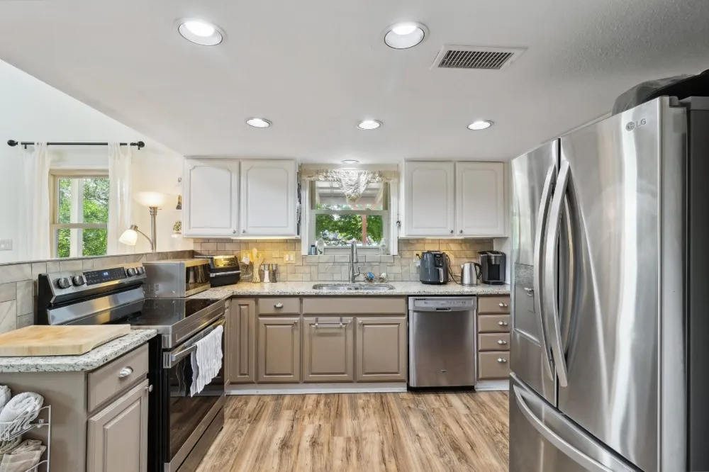 775 RAMBLEWOOD DRIVE Canyon Lake, TX 78133