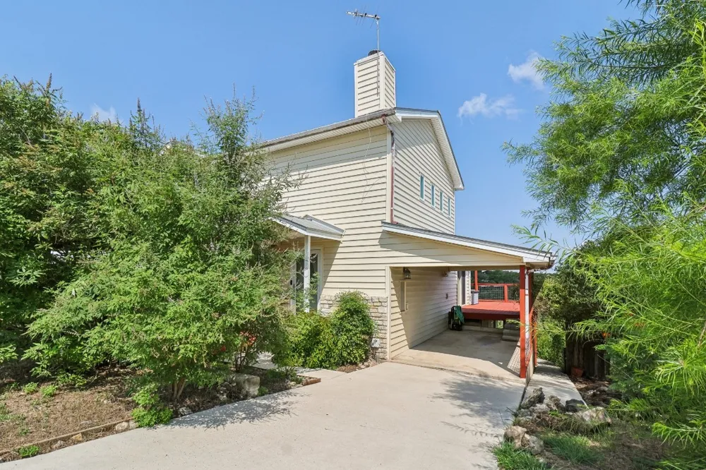 775 RAMBLEWOOD DRIVE Canyon Lake, TX 78133