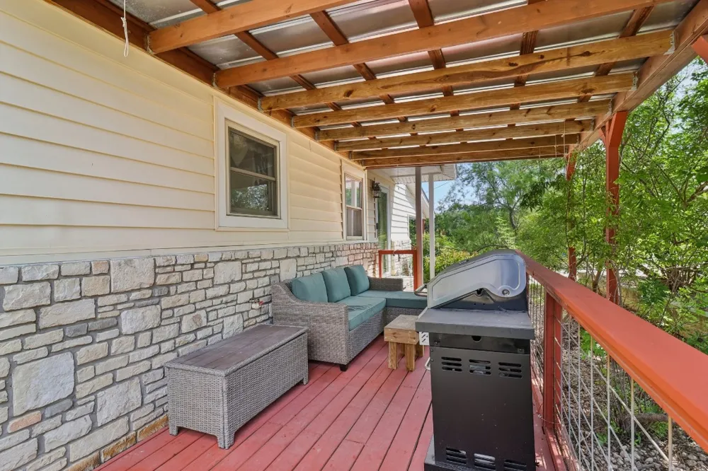 775 RAMBLEWOOD DRIVE Canyon Lake, TX 78133