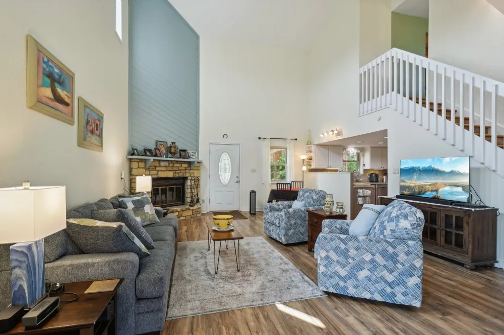 775 RAMBLEWOOD DRIVE Canyon Lake, TX 78133