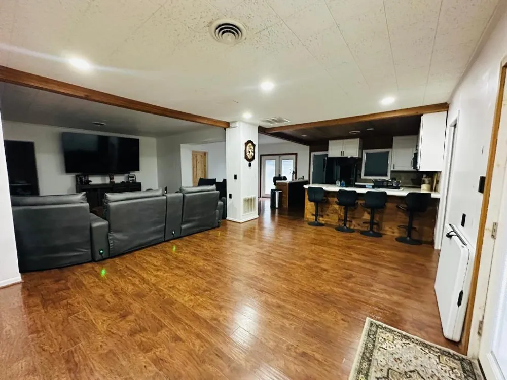 1696 E Fm 884 Yorktown, TX 78164