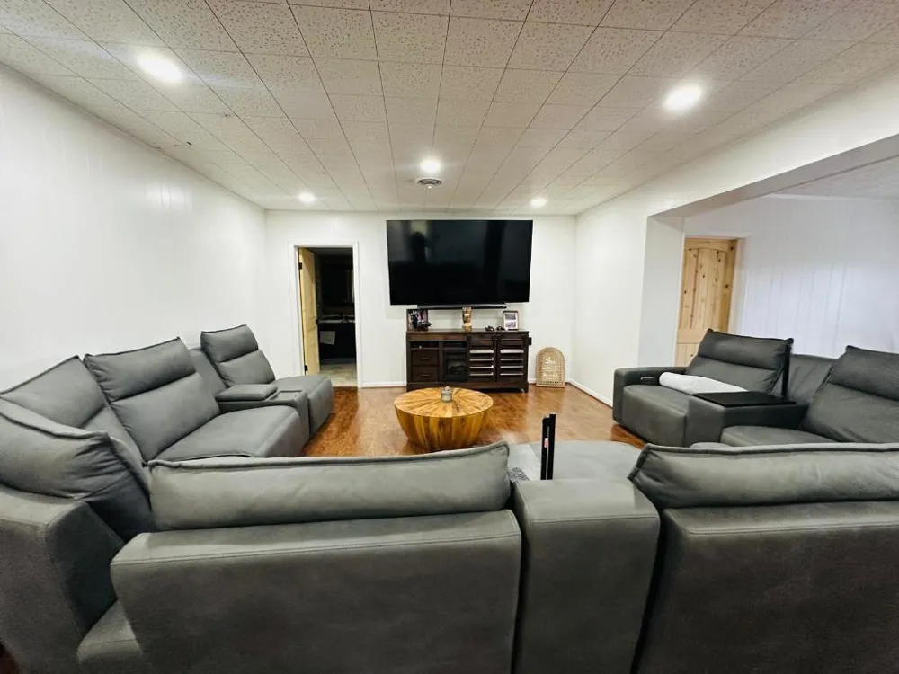 1696 E Fm 884 Yorktown, TX 78164