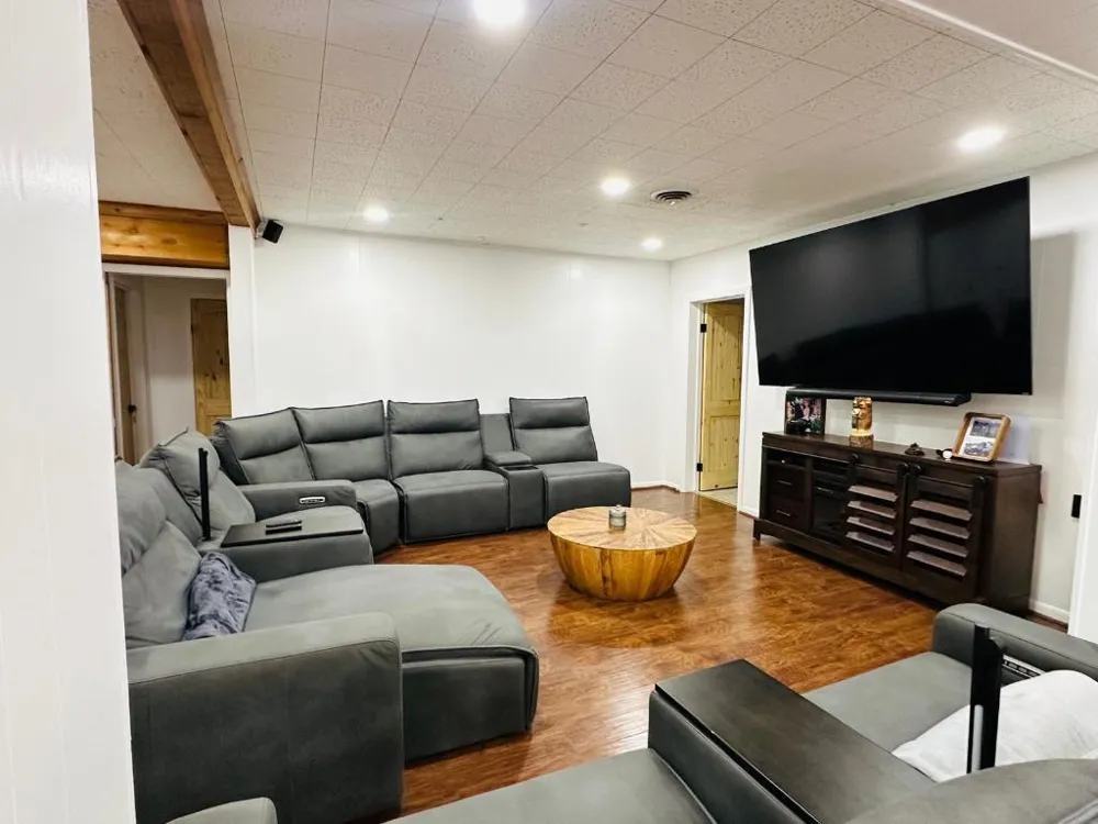 1696 E Fm 884 Yorktown, TX 78164