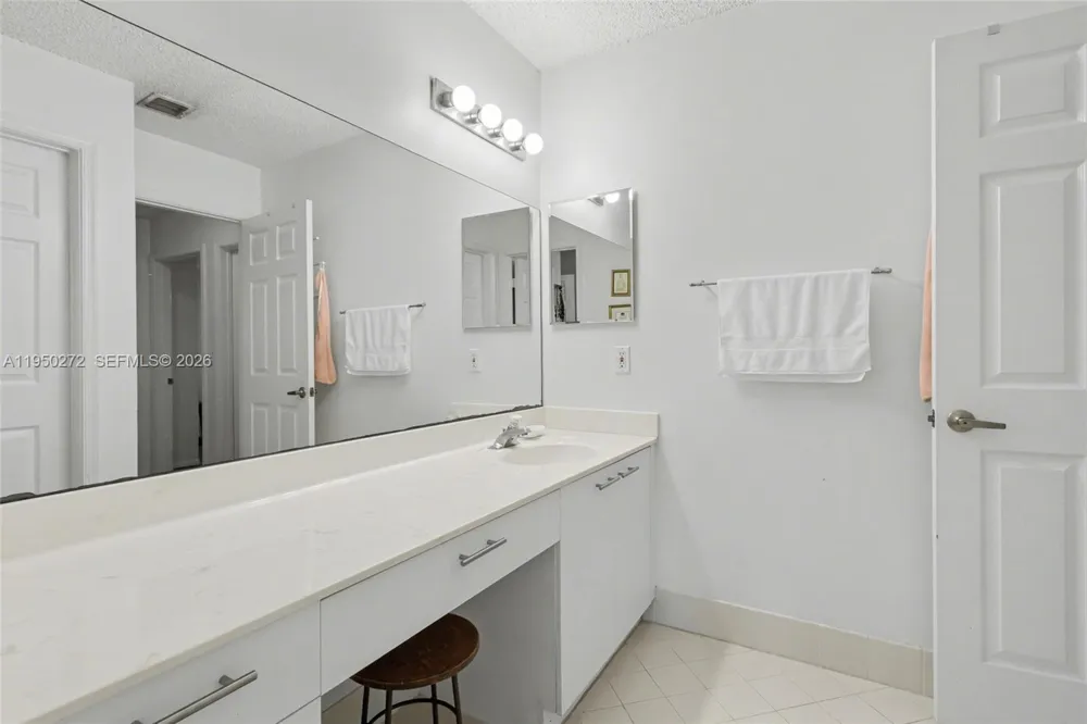 15842 NW 10th St Pembroke Pines, FL 33028