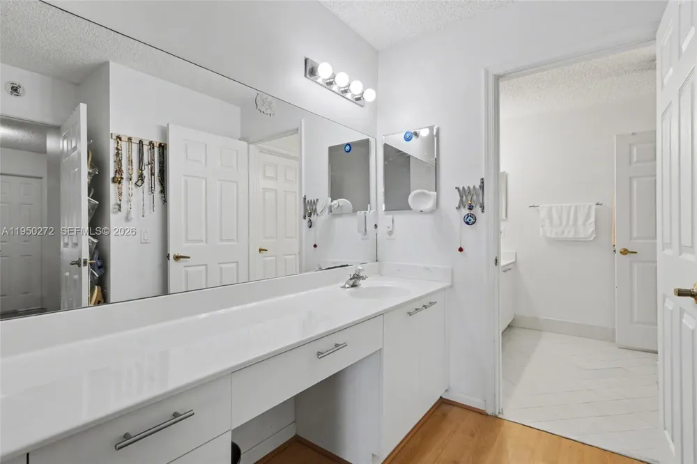 15842 NW 10th St Pembroke Pines, FL 33028