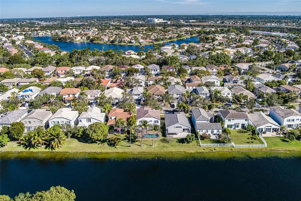15842 NW 10th St Pembroke Pines, FL 33028