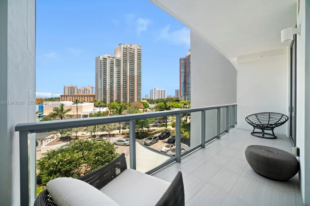 3300 NE 188th St #414 Aventura, FL 33180