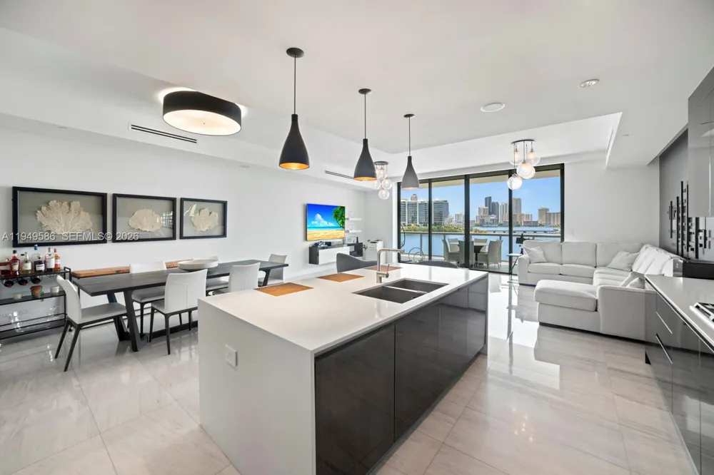 3300 NE 188th St #414 Aventura, FL 33180