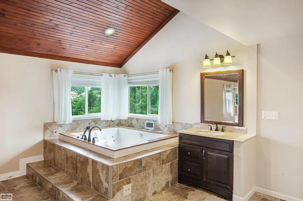 62650 Mound Road Washington Township, MI 48094
