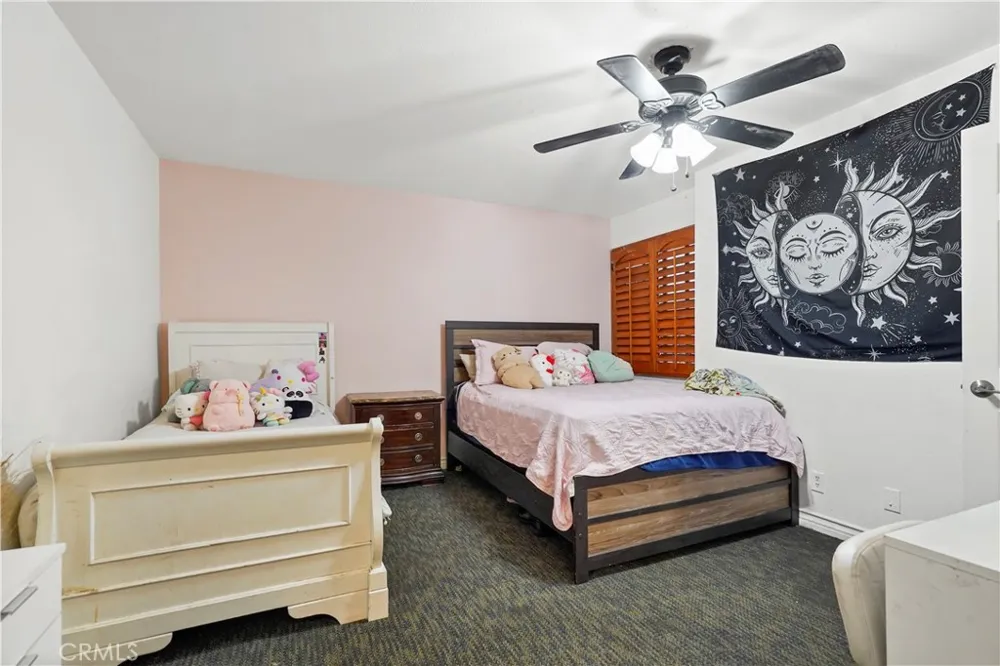 21219 Roscoe Canoga Park, CA 91304