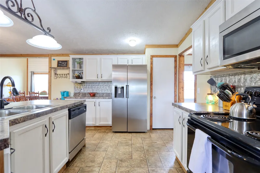 408 HCR 1414 Blum, TX 76627