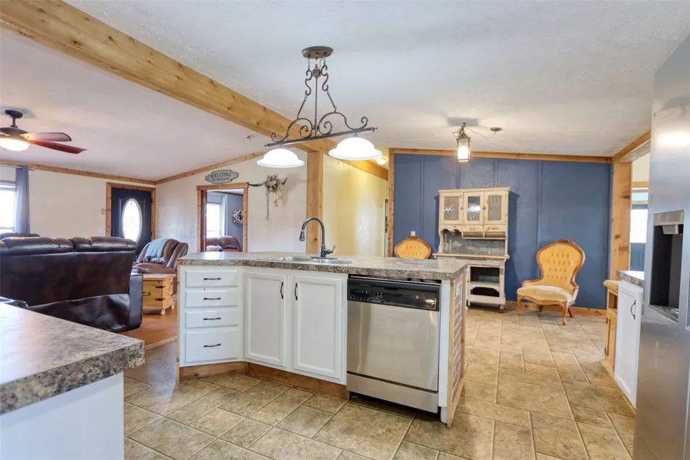 408 HCR 1414 Blum, TX 76627