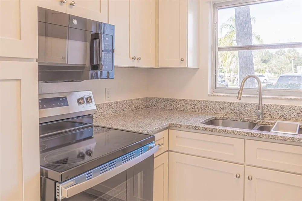 363 S MCMULLEN BOOTH ROAD #107 Clearwater, FL 33759