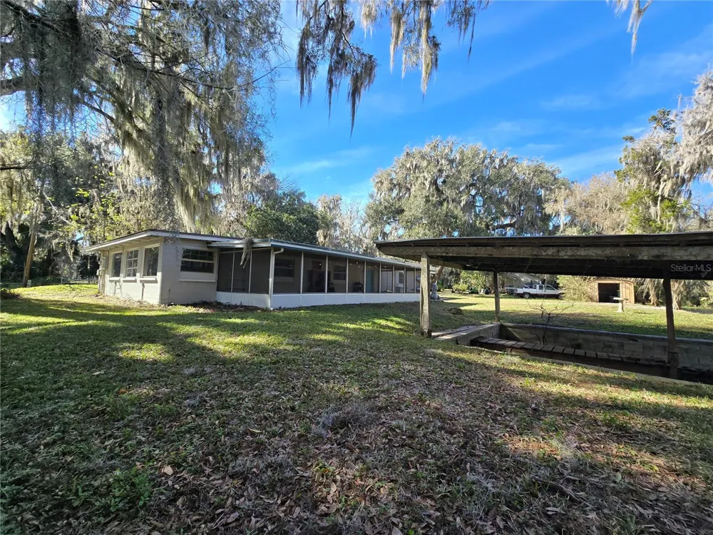 2346 CR 401 Lake Panasoffkee, FL 33538