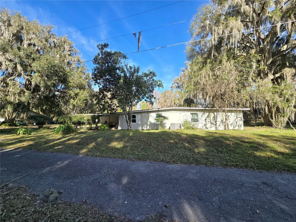 2346 CR 401 Lake Panasoffkee, FL 33538