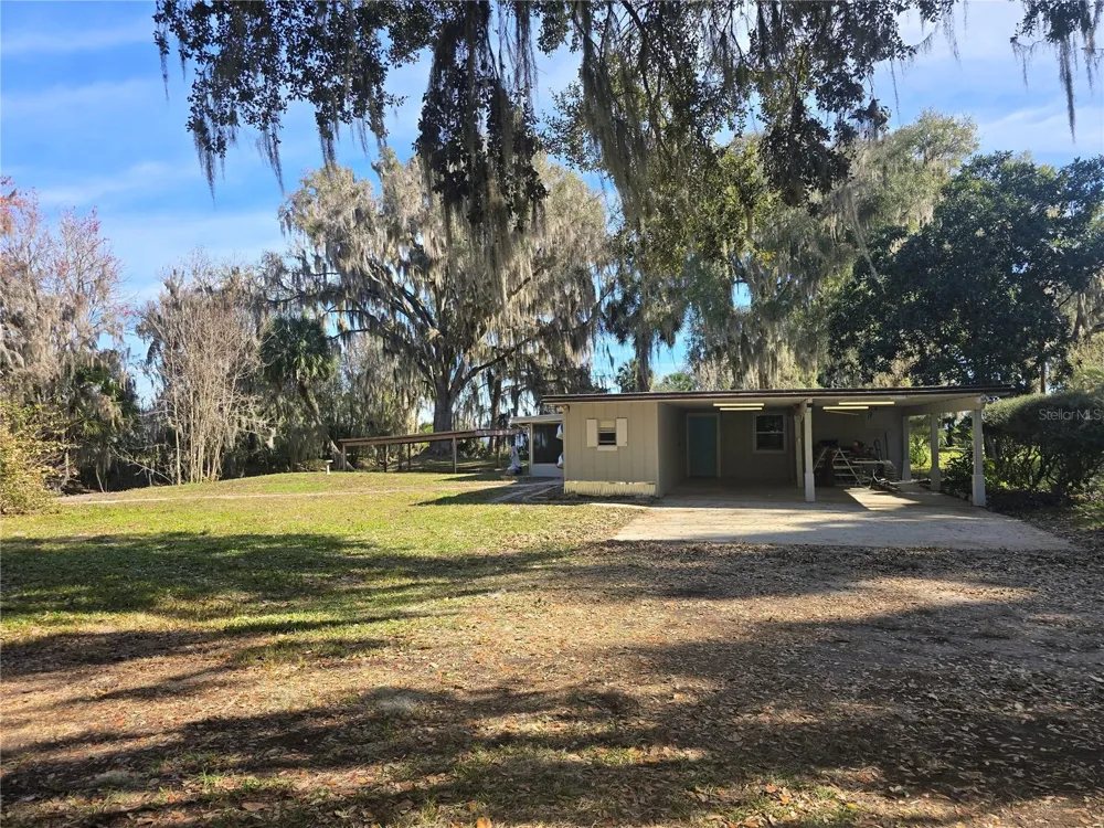 2346 CR 401 Lake Panasoffkee, FL 33538
