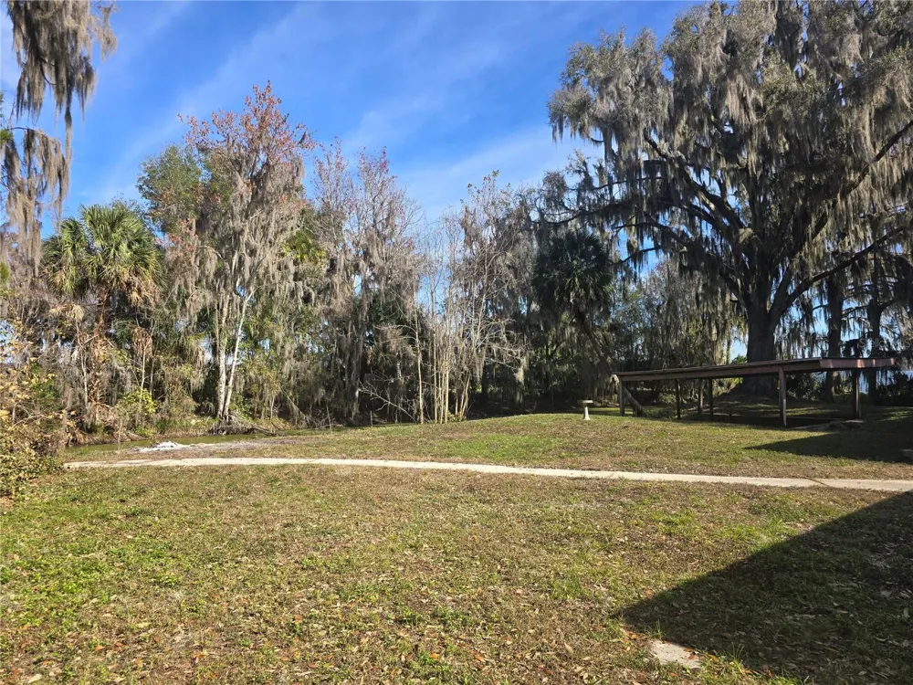 2346 CR 401 Lake Panasoffkee, FL 33538