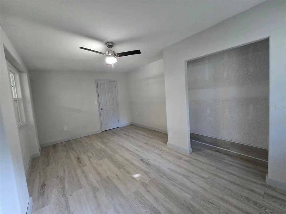 2346 CR 401 Lake Panasoffkee, FL 33538