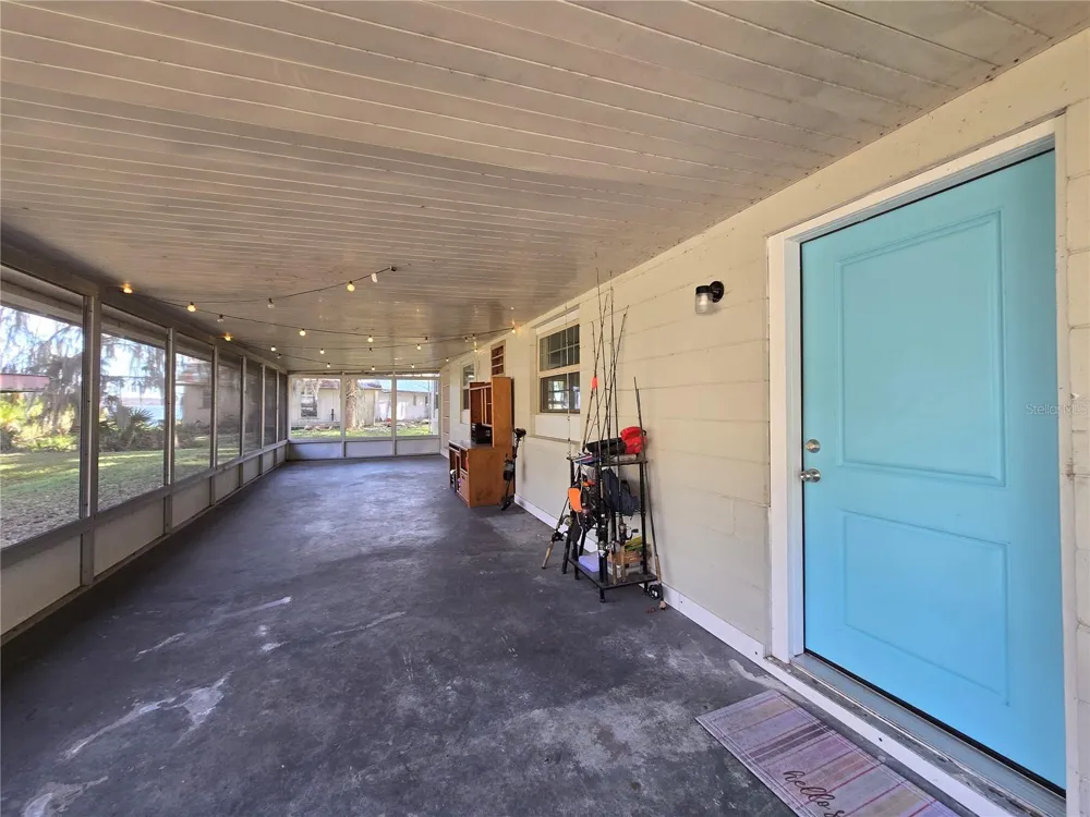 2346 CR 401 Lake Panasoffkee, FL 33538