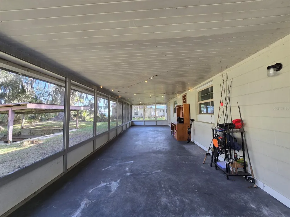 2346 CR 401 Lake Panasoffkee, FL 33538