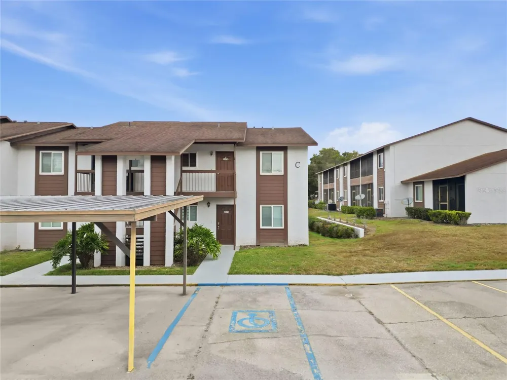 39132 COUNTY ROAD 54 #2076 Zephyrhills, FL 33542