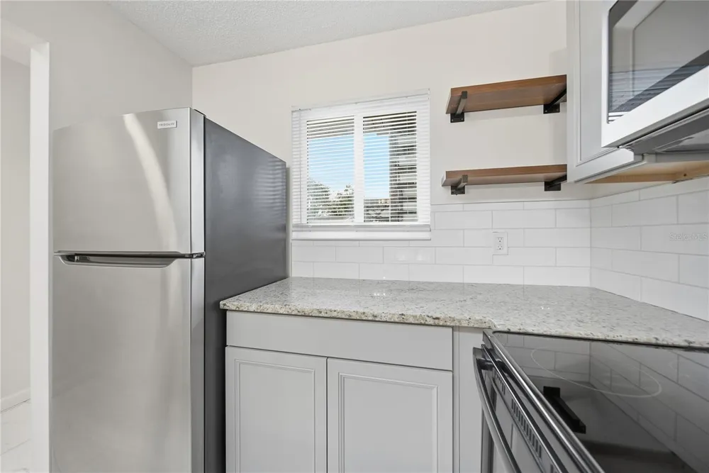 39132 COUNTY ROAD 54 #2076 Zephyrhills, FL 33542