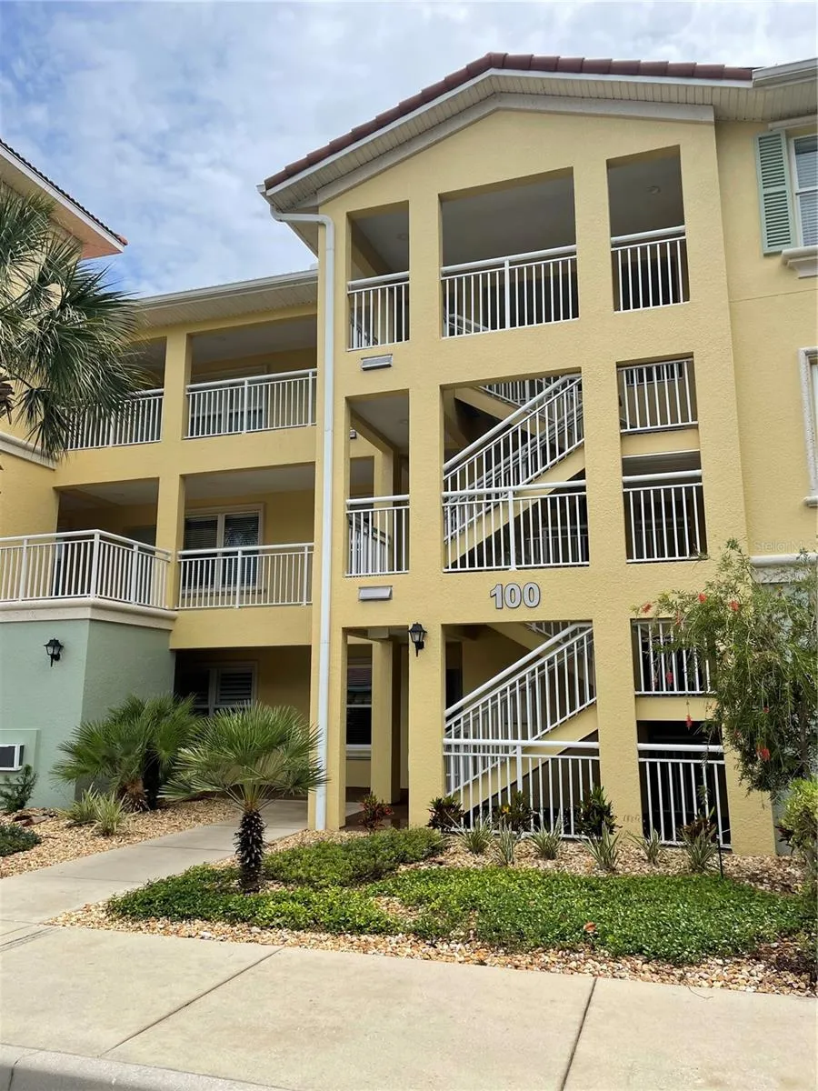 100 CANOPY WALK LANE #124 Palm Coast, FL 32137